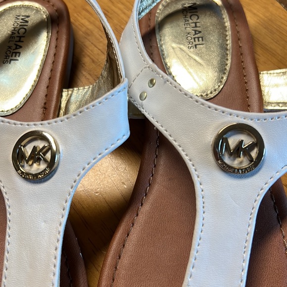 Big Girls sz 5 Michael Kors sandals. NWOT - Picture 7 of 7